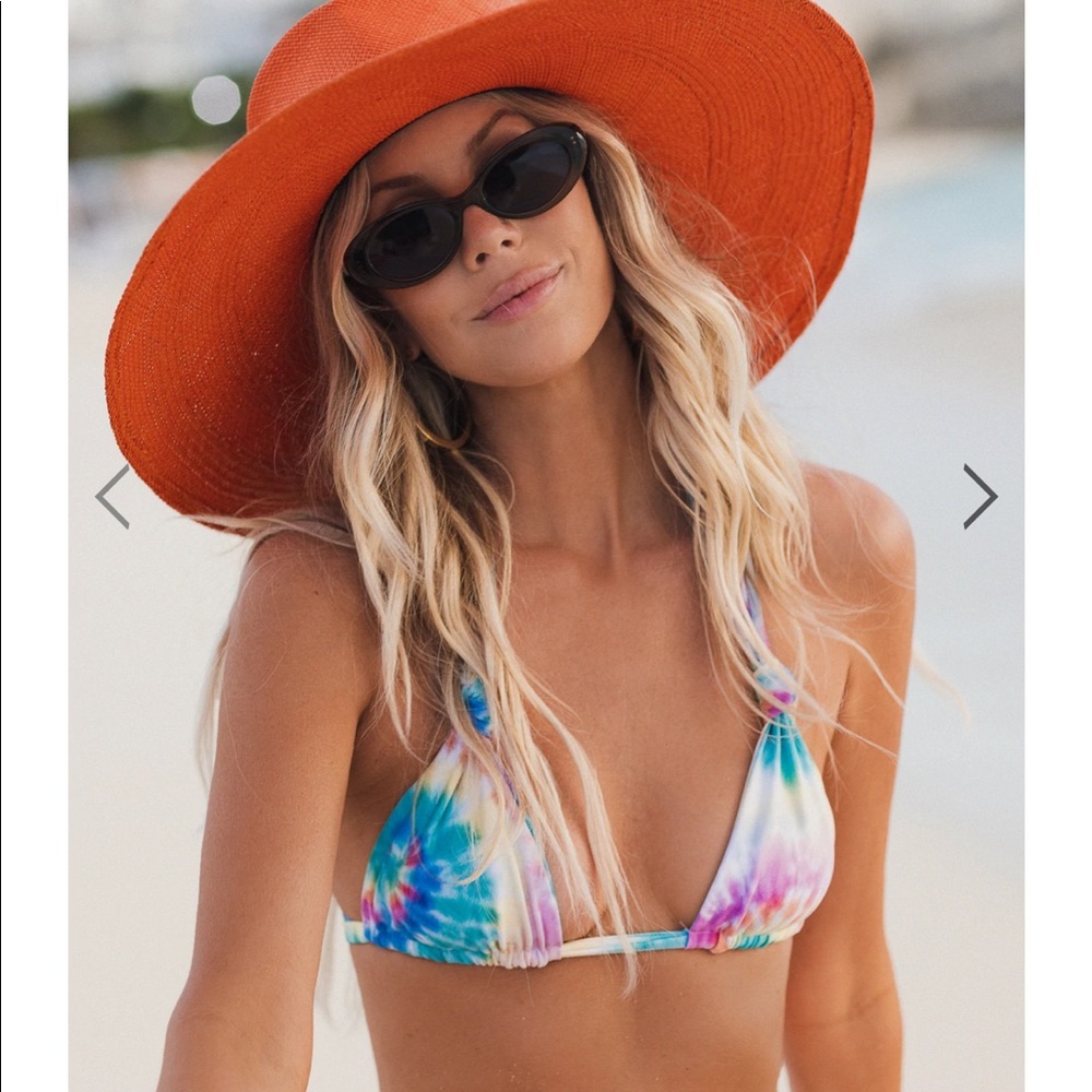 ISO looking for Skatie Darby Kingston Top with bottoms